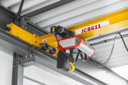 The new CLX chain hoist crane from Konecranes provides high precision, fast lifting and lowering procedures, as well as safe and easy handling. © Konecranes (photo: )