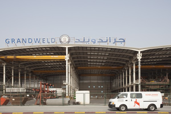 <p>Various CXT overhead cranes are an essential part of the production process in a shipbuilding yard at Grandweld Dubai, UAE. © Konecranes</p>