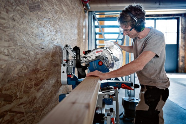 <p><em>Highest convenience on the market: Biturbo miter saw from Bosch for professionals</em></p>