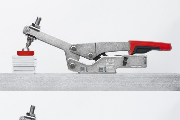 <p>Automatic adjustment of BESSEY toggle clamps to different workpiece dimensions. ©BESSEY Tool GmbH & Co. KG</p>