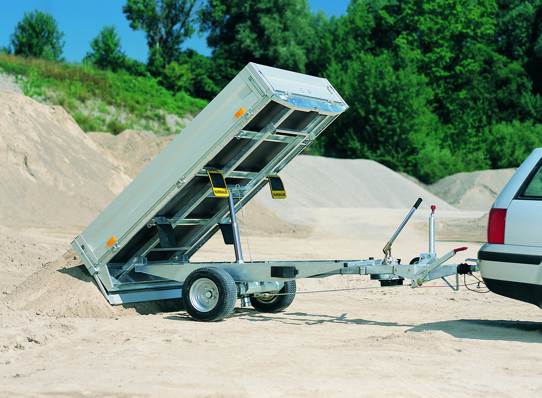 PLYWOOD CARRIES THE TRANSPORTATION VEHICLE INDUSTRY Insnews