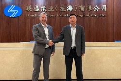 <p>Strong business partners: Thomas Schmitz, president of ANDRITZ China (left), and Chen Jiayu, Chairman and main owner of Liansheng</p>
<p> © ANDRITZ</p> 