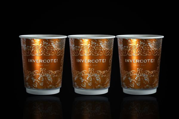 Printed in one colour but with an embossed pattern and message, the Invercote cup is extremely elegant. It also has a far lower environmental impact than plastic cups. © Iggesund