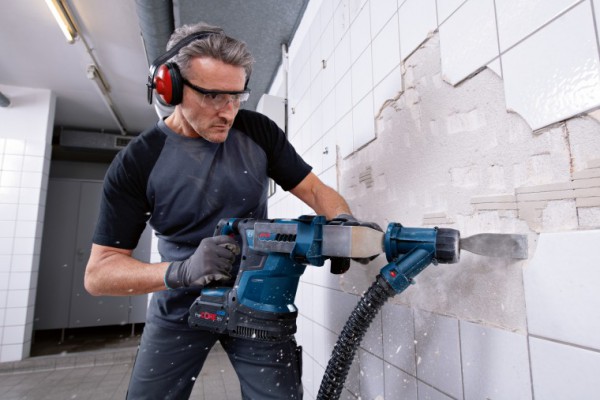 <p><em>Optimized control and setting via User Interface and connectivity: New Biturbo hammer from Bosch for professionals</em></p>