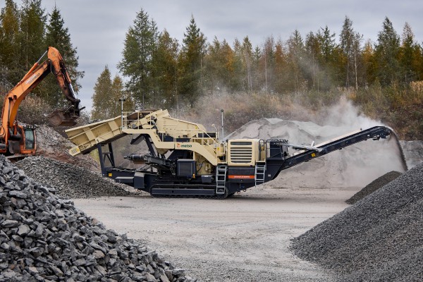 <p><strong>Metso Outotec expands Lokotrack mobile series for aggregates</strong></p>
