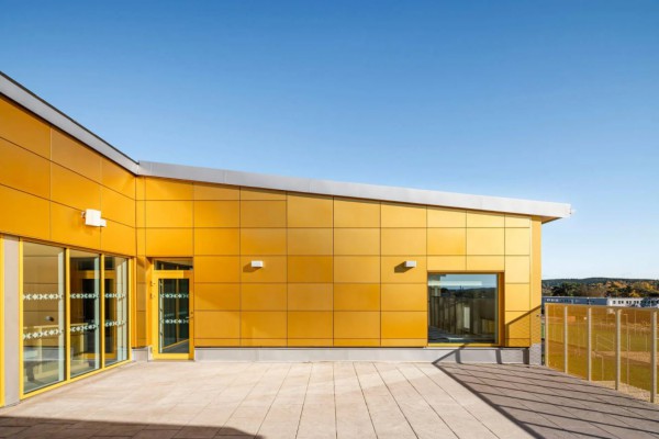 <p><strong>Goal-driven cooperation resulted in an imposing façade for Lyckeskolan school</strong></p>