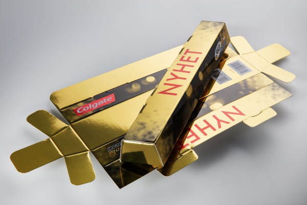 <p>Colgate’s gold toothbrush, the Gold 360⁰, was launched in Norway in packaging in the form of a gold bar. The packaging is printed on Invercote Metalprint Digital 300 g/m² + 29 g/m², 420 µm, 16.5 pt.</p>