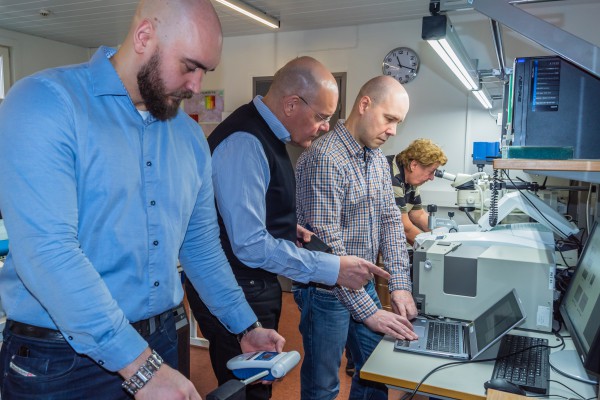 <p><em>The experienced team behind EcoCooling is partly the same that developed the front-lit technology used in Amazon Kindle-devices. From left to right: Juha Hatjasalo, Leo Hatjasalo, Jori Oravasaari and Jarmo Maattanen</em></p>
<p><em><br /></em></p>