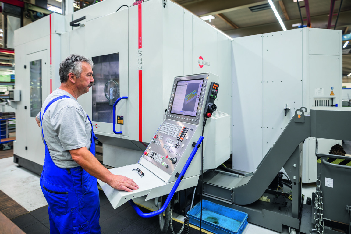 Hermle C 22 UP 5-axis machining centre in use